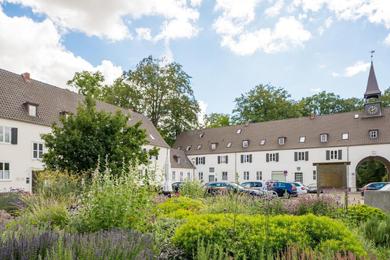 Free Living - Buddha Design, Natur, Parkplatz, Washer Wolfsburg Exterior foto